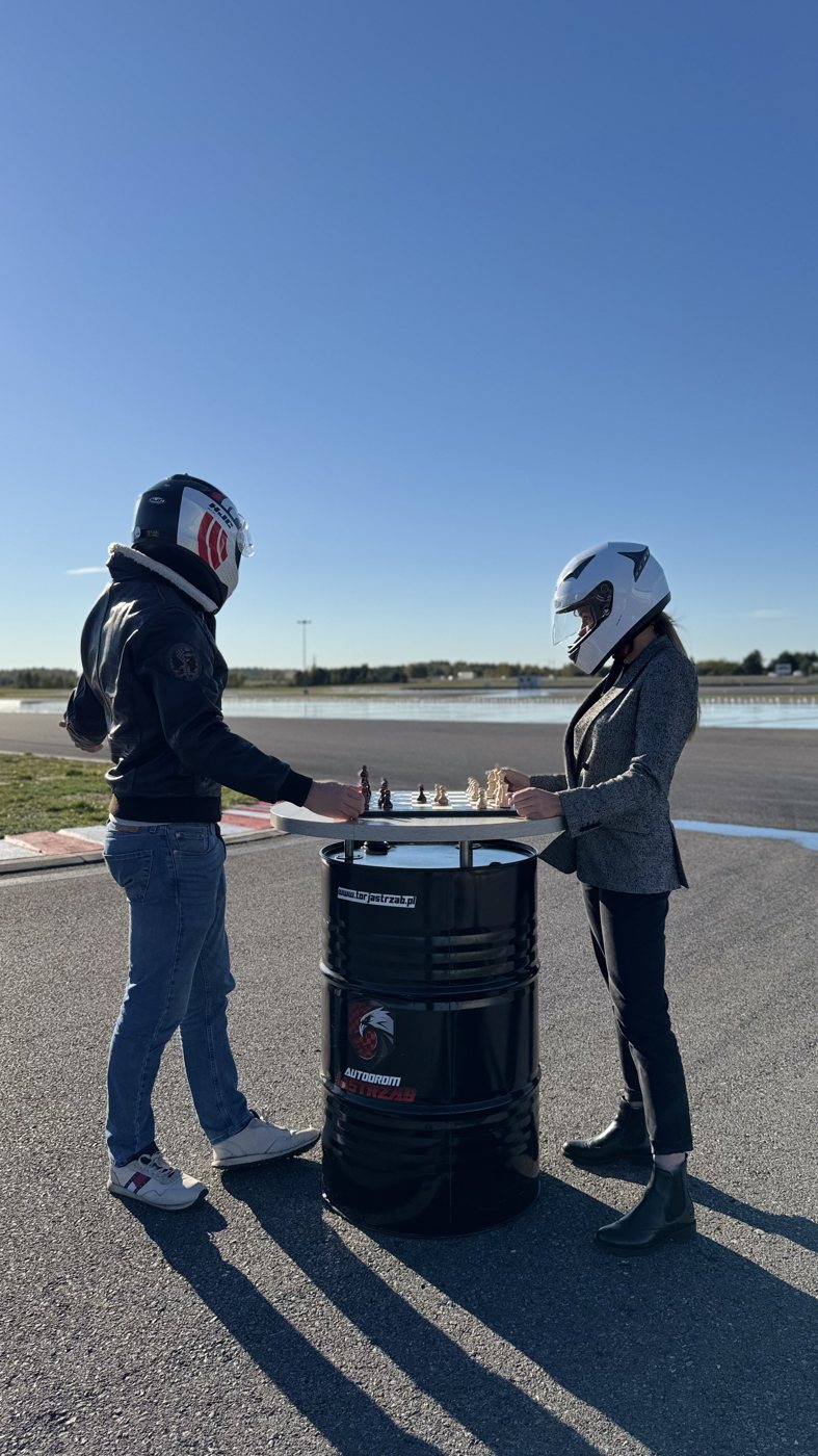 Uczestnicy Pucharu na Autodromie Jastrząb